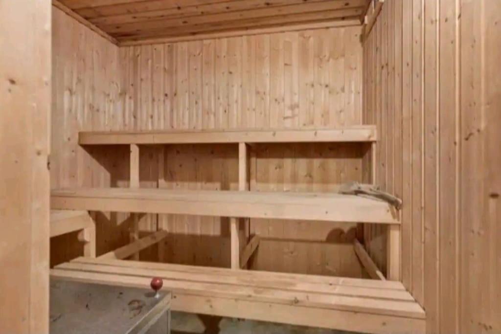 Privat Leilighet Pa Gard Med Badstue Og Nordlys Narvik Exterior photo